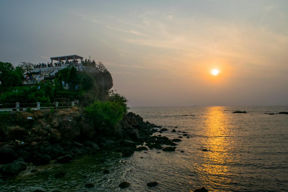 Dona Paula beach